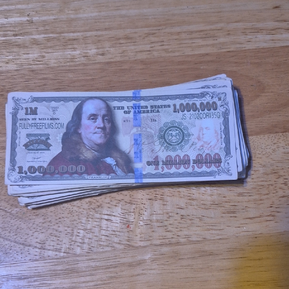 Novelty One Million Dollar Bill Stack - White and Green